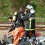 L'équipe d'intervention revêt sa tenue de protection, dite (…)
