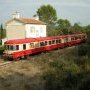 La Caravelle X-4567 arrêté devant l'ancienne gare de Camps
