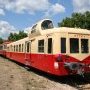 Les 2 autorails "rouge et crème" au dépôt